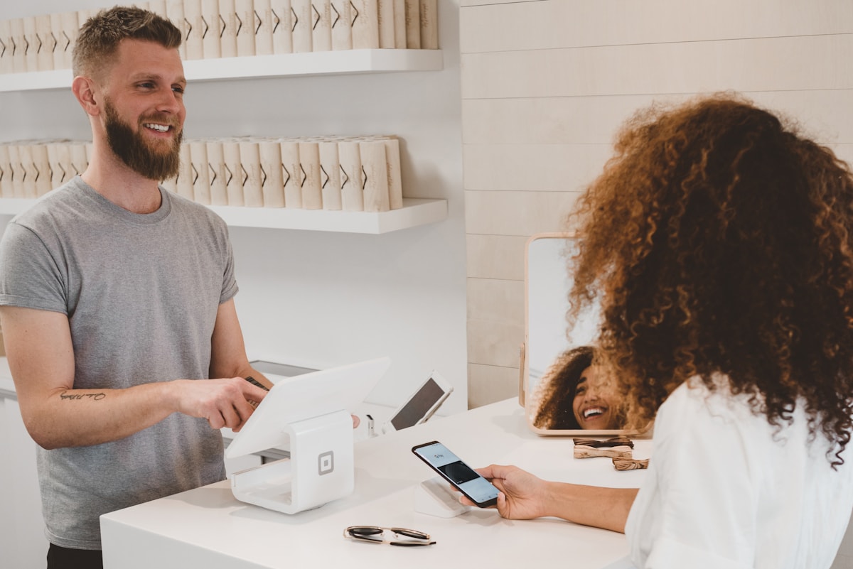 E-commerce operations support